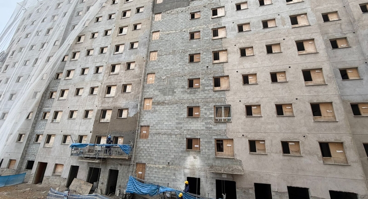 T01 - Fachada entrada